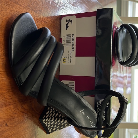 Circus by Sam Edelman sandals - Picture 2 of 7